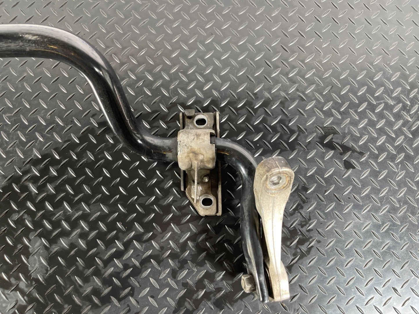 14-21 MERCEDES BENZ C350e W205 GENUINE FRONT ANTI ROLL BAR A2053231065