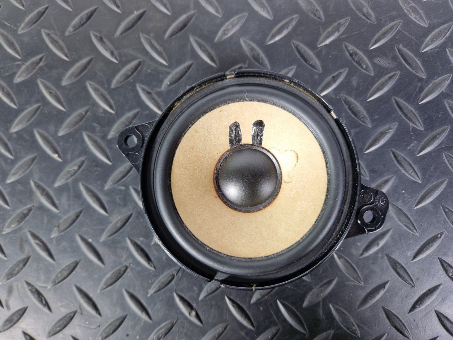16-19 AUDI A4 B9 GENUINE OEM FRONT DOOR SPEAKER LEFT RIGHT 8W0035303