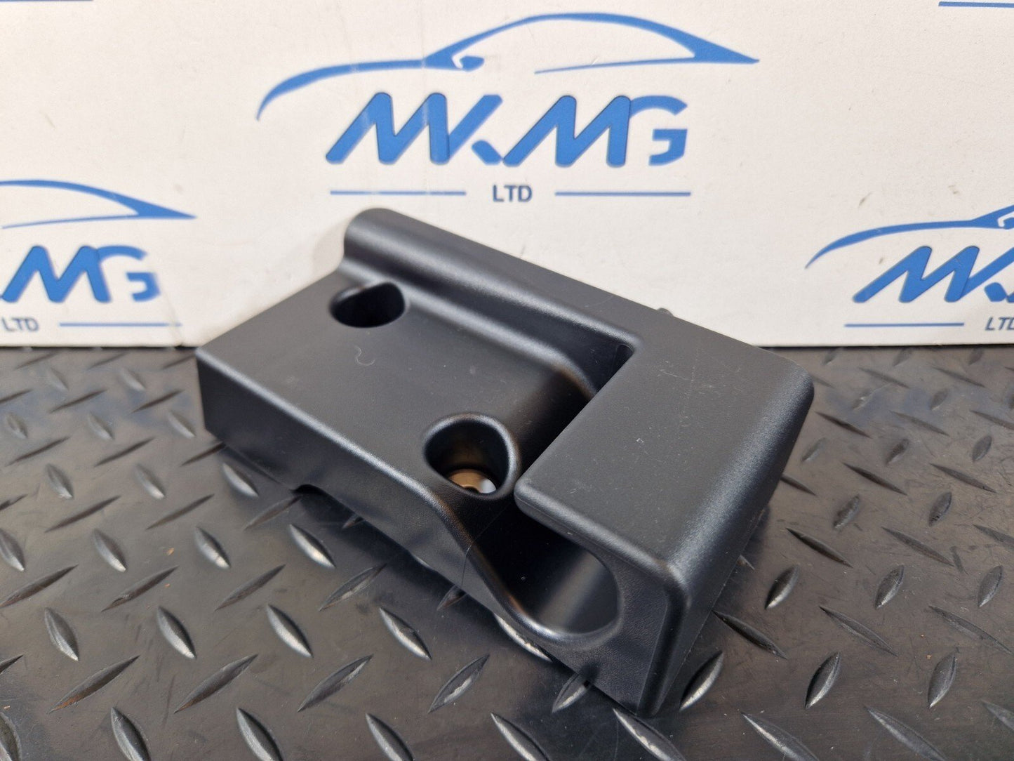 18-ON MERCEDES BENZ A CLASS W177 REAR PASSENGER SIDE BOOT FLOOR TRIM A1776808505