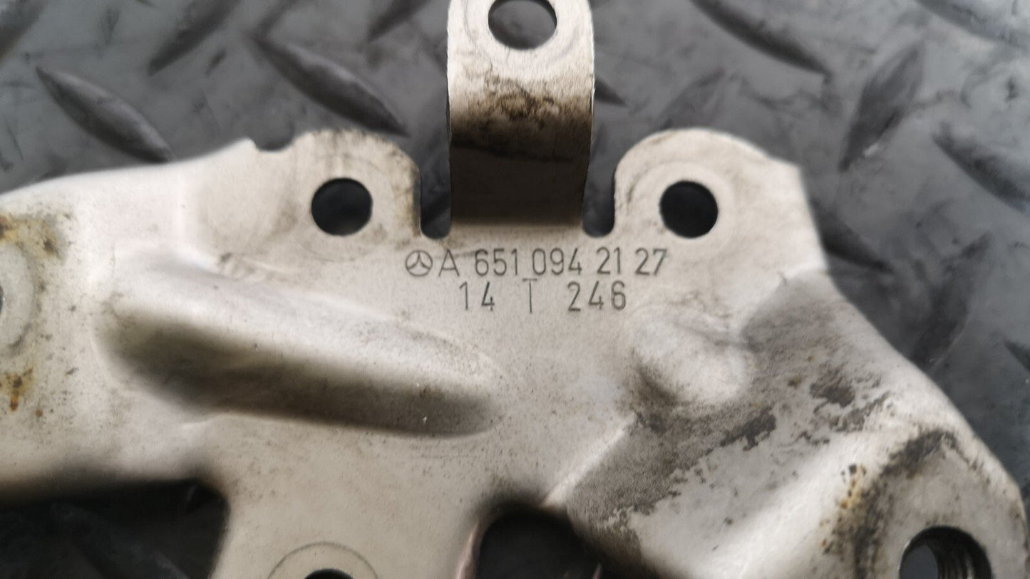 12-18 MERCEDES A B CLA-CLASS 1.8/2.1 CDI OM651 TURBO PIPE BRACKET a6510942127