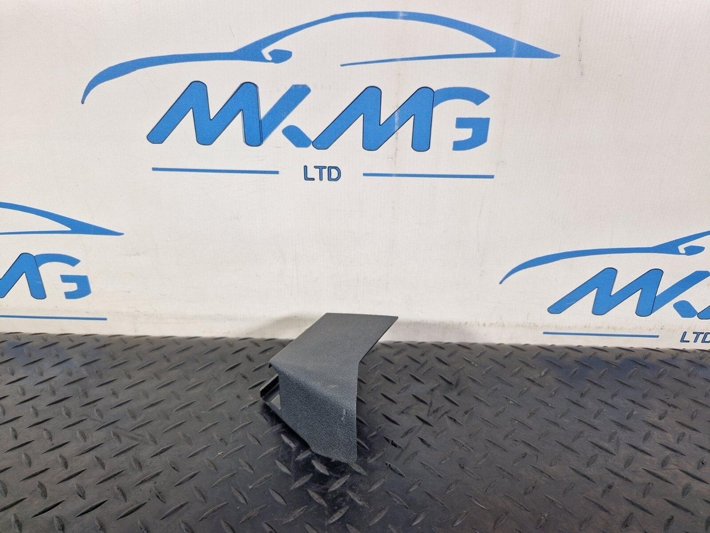 19-ON MERCEDES BENZ B CLASS W247 FRONT LEFT SEAT INTERIOR RAIL COVER A2479190300