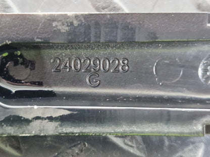 11-19 MERCEDES BENZ ML W166 GENUINE FRONT RIGHT WIPER ARM A1668201040
