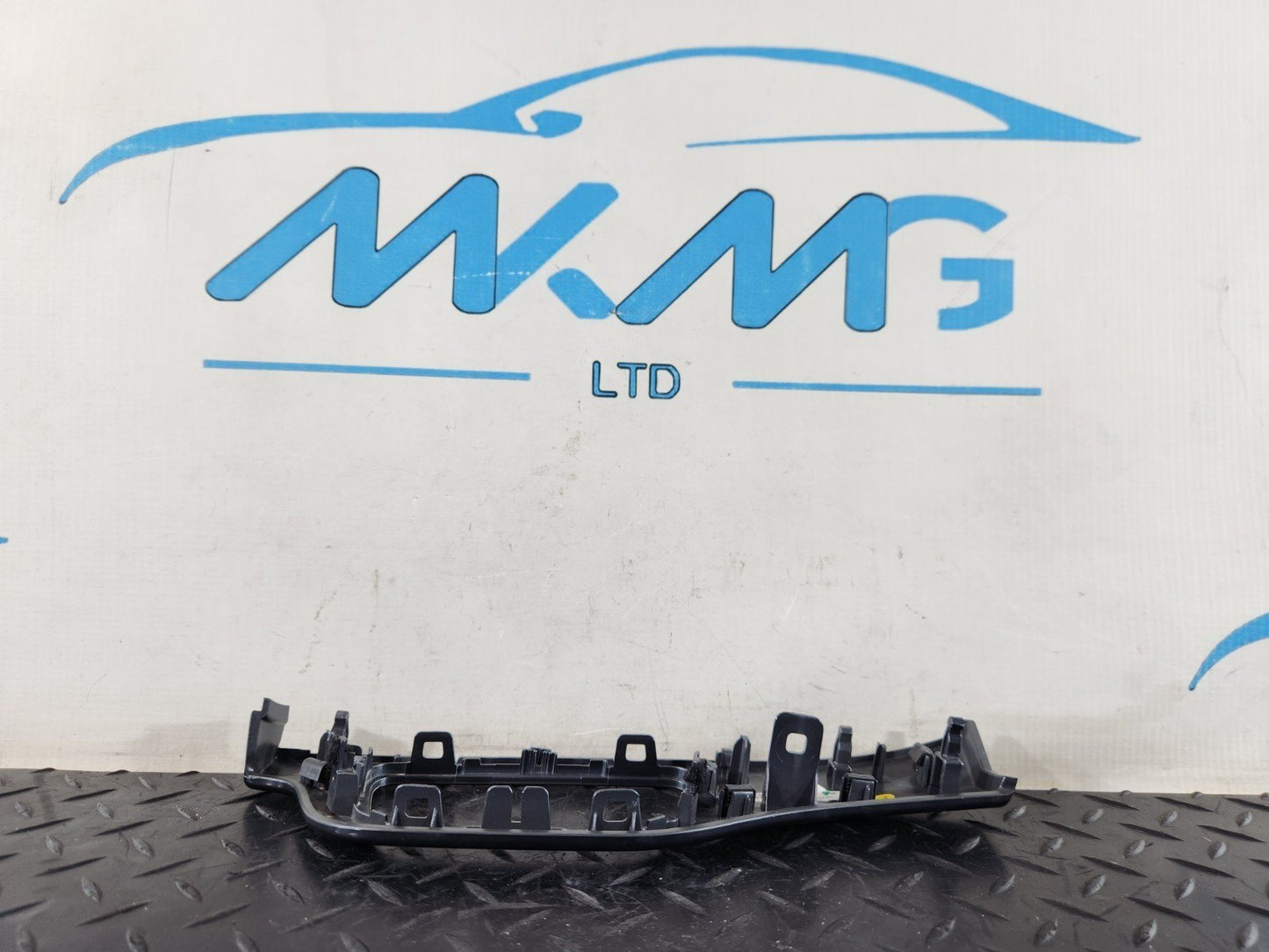 Audi Unknown Part Type 4M2853190