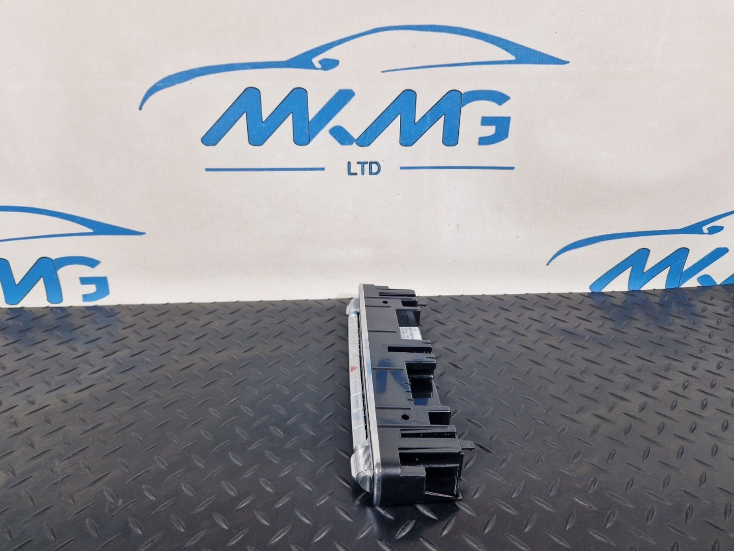 19-ON MERCEDES CLA C118 A/C HEATER CLIMATE CONTROL SWITCH PANEL A2479056903