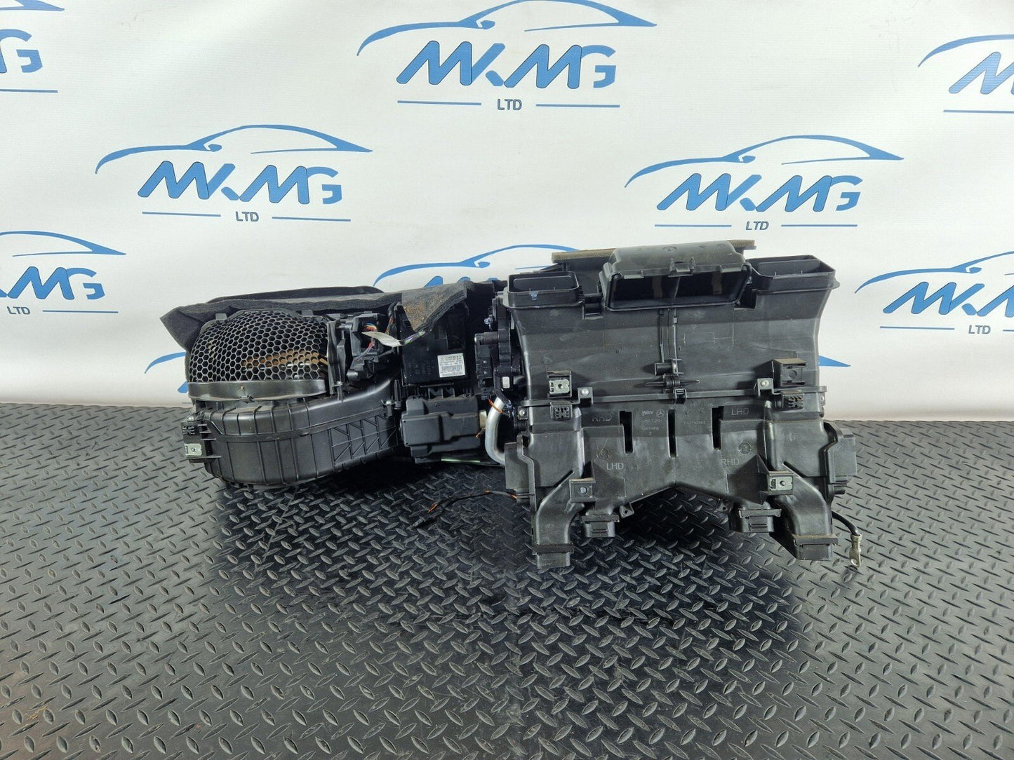 14-21 MERCEDES BENZ C300h W205 GENUINE HEATER MATRIX/RADIATOR/CORE A2229004015