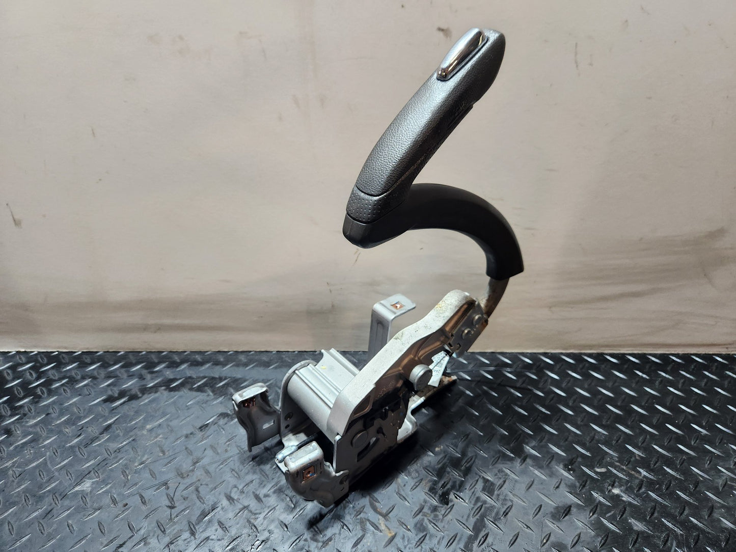 Vauxhall Mokka MK1 (G1U0) SUV Genuine Handbrake Lever &amp; Gaitor Mechanism