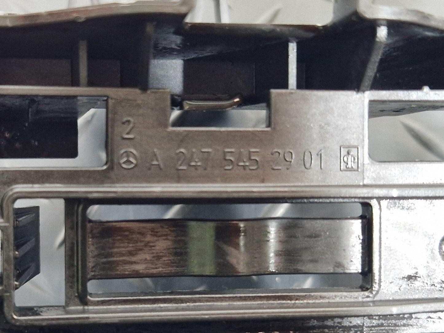 19-ON MERCEDES CLA C118 UNDER BODY BRACKET A2475452901