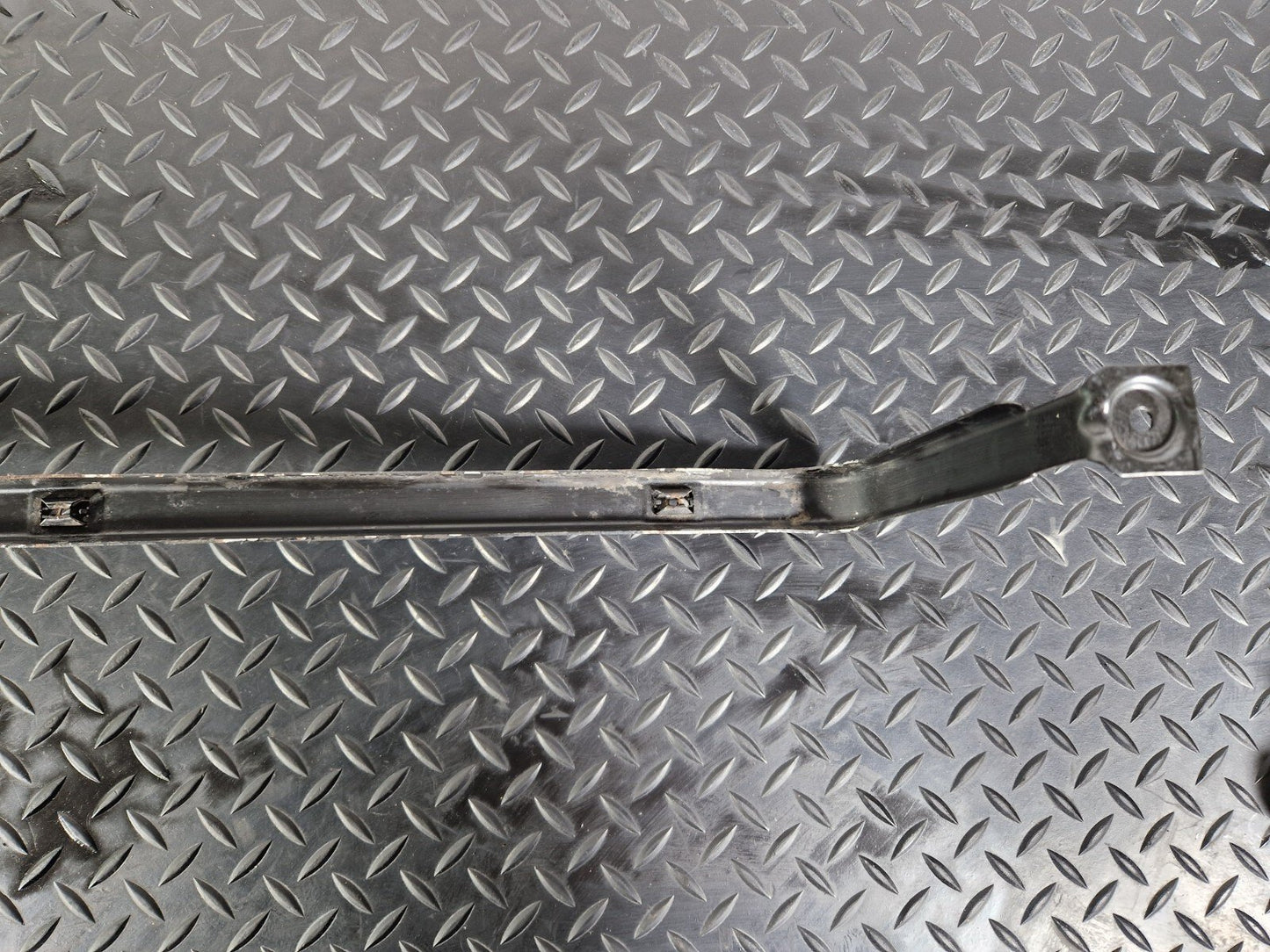 18-ON MERCEDES SPRINTER W907 W910 RADIATOR BEAM REINFORCEMENT BAR A9108804800