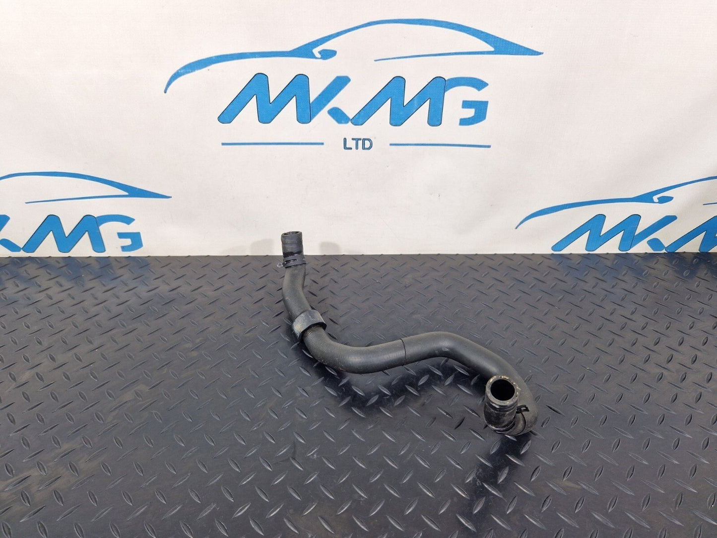 14-21 MERCEDES BENZ C200 W205 ENGINE WATER COOLANT PIPE HOSE A2058301302
