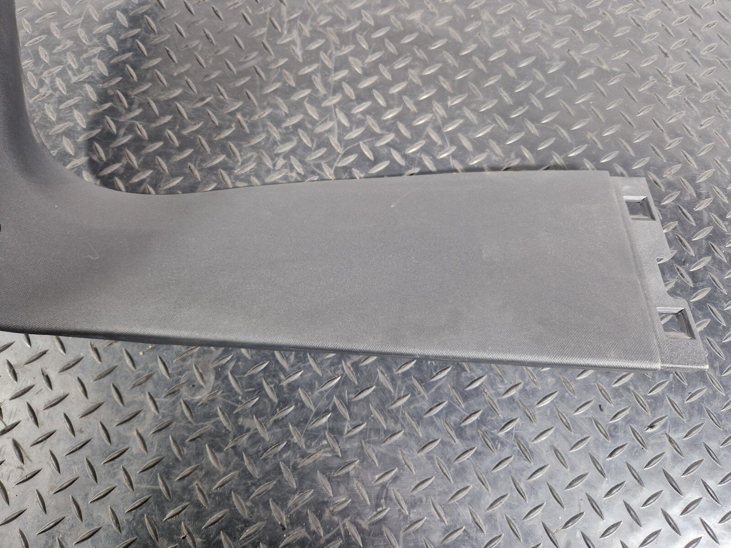 14-20 MERCEDES BENZ GLA X156 TAILGATE COVER TRIM LEFT A1567400171 A1567401900