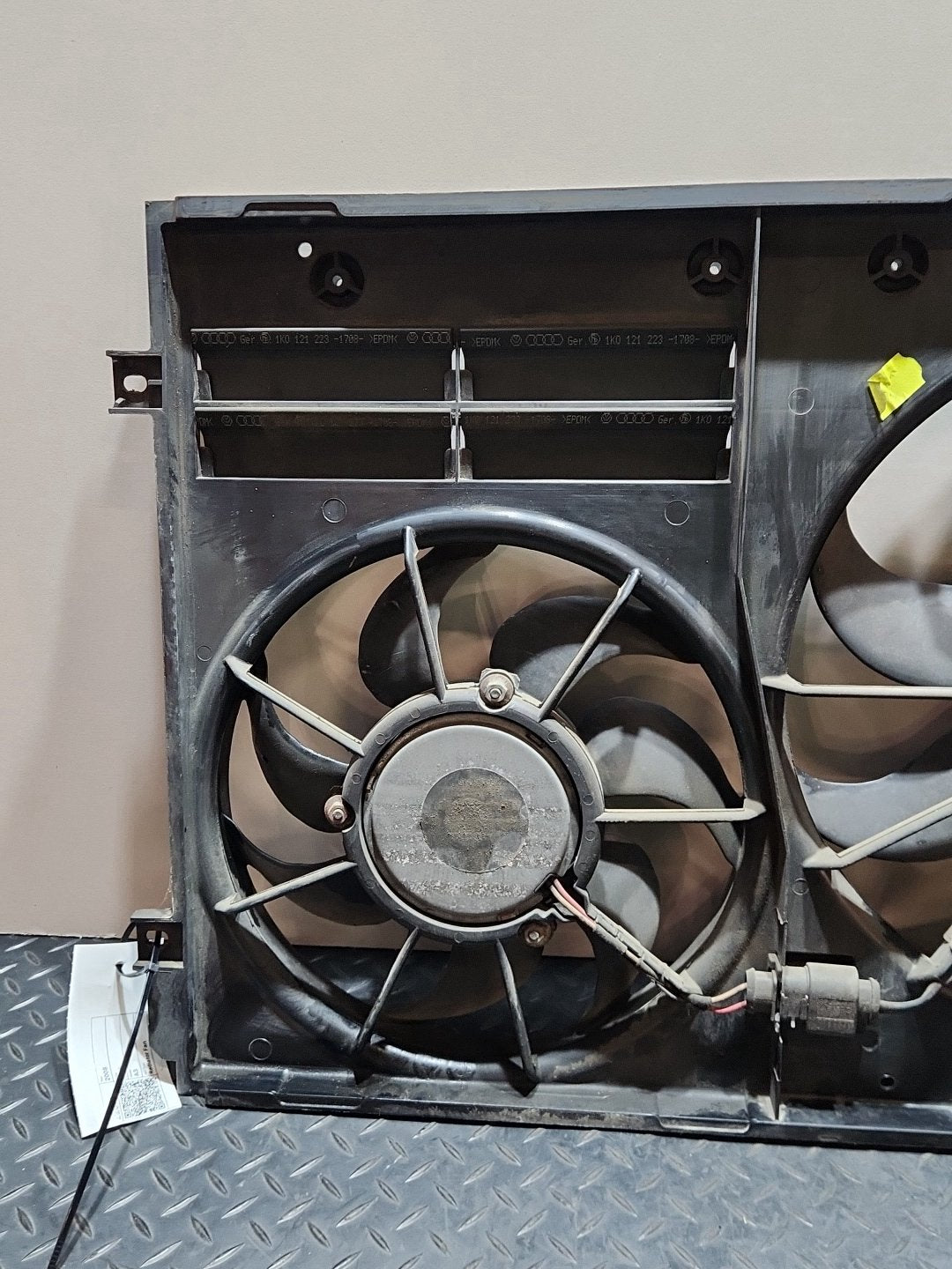Audi A3 8P Hatchback Genuine Cooling Radiator Fan 1K0121207A