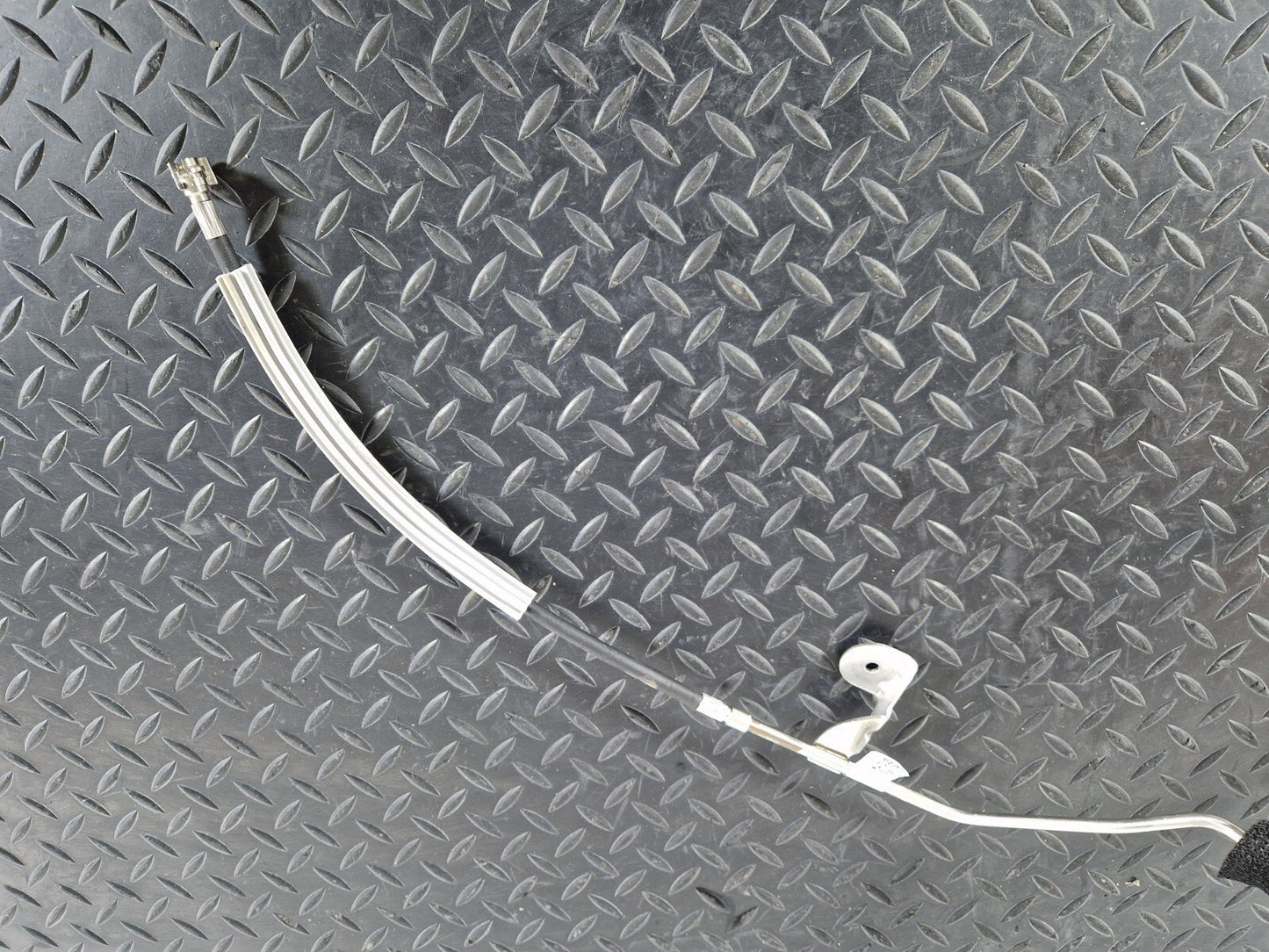 14-21 MERCEDES BENZ C200 W205 ENGINE PEDESTRIAN REFRIGERANT HOSE A2058309204