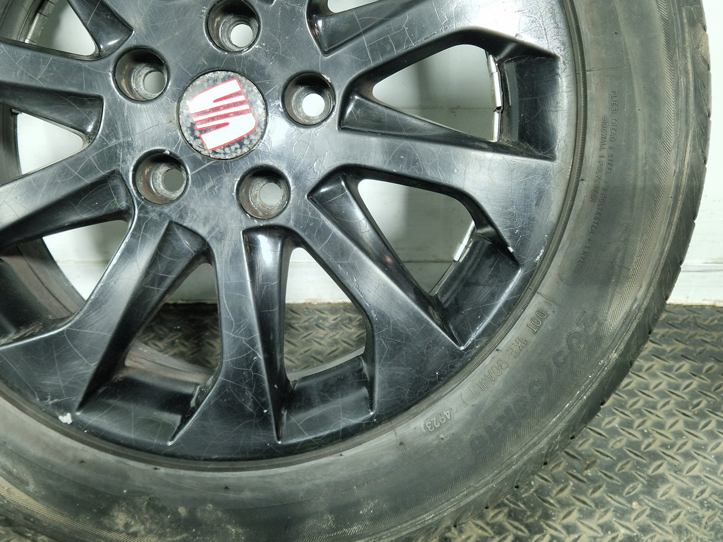 Seat Leon MK3 5F 16" Alloy Wheel with Tyre 6mm 205/55/16 5F0601025A