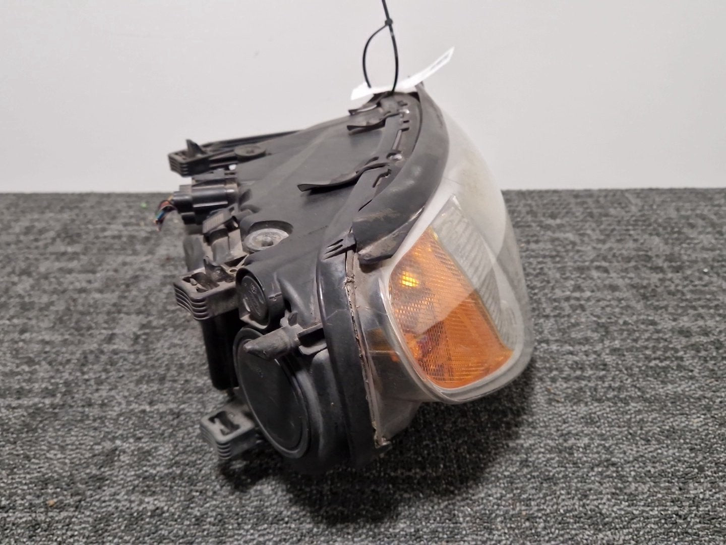 Volvo V70 MK3 Genuine Right O/S Driver Headlight 31214354
