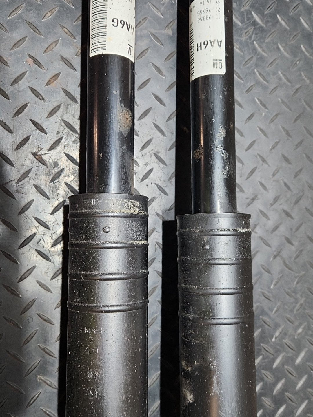 Vauxhall Corsa MK3 (4400) Hatchback Rear Shock Absorber Set 13398345 13398346