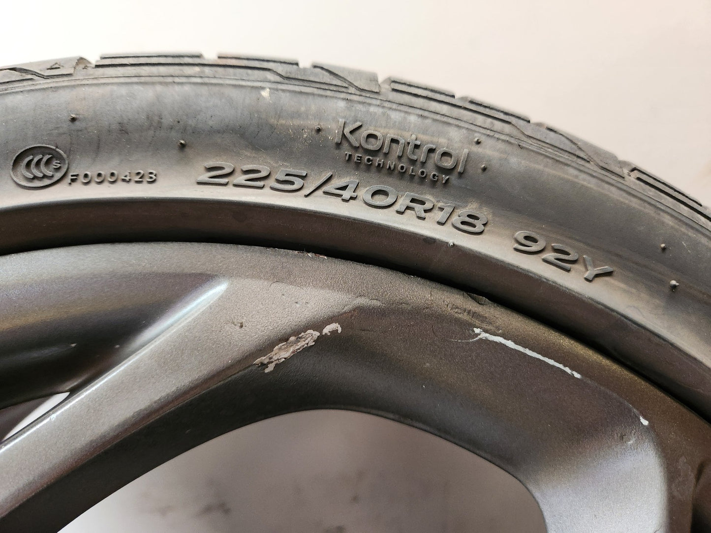 Renault Mégane MK3 (Ph2) (X95) 18" Alloy Wheel with Tyre 225/40/18 ~5mm