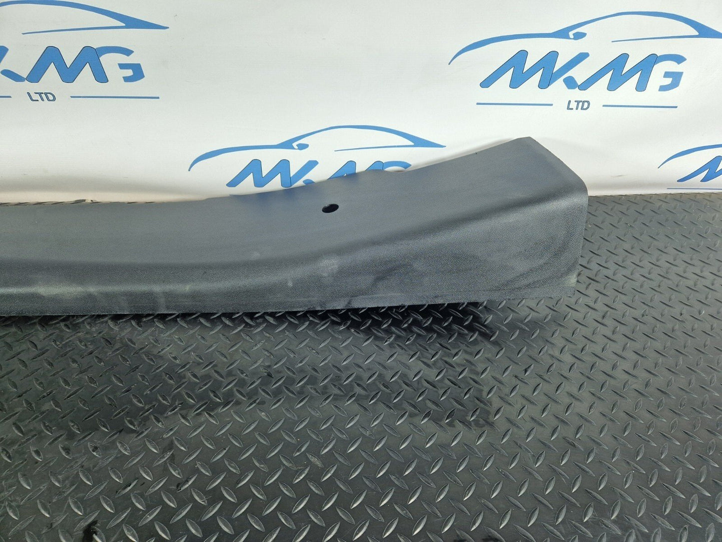 18ON MERCEDES BENZ SPRINTER W907 W910 RIGHT SIDE B PILLAR TRIM COVER A9076905200