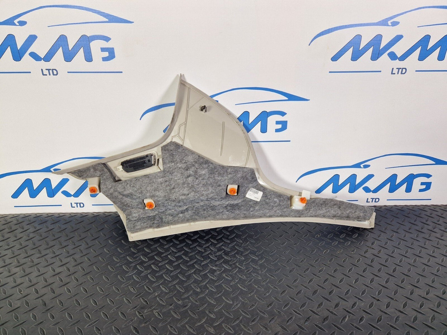 14-21 MERCEDES BENZ C200d W205 D PILLAR TRIM DRIVER SIDE A2056908203