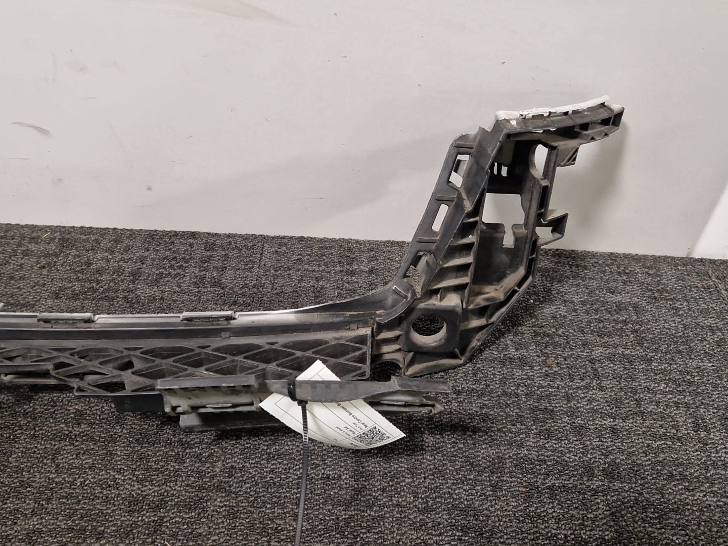 Audi A4 B9 Rear Centre Bumper Support Bracket 8W9807385