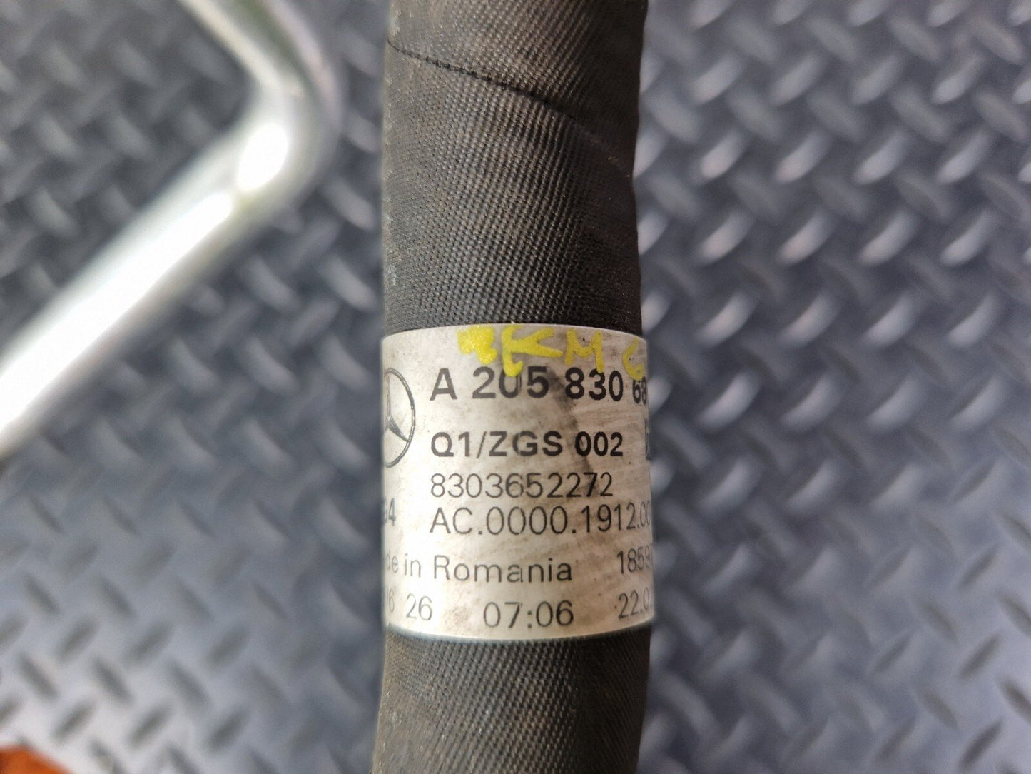 14-21 MERCEDES BENZ C300h W205 OEM HYBIRD AIR CON PIPE HOSE A2058306801
