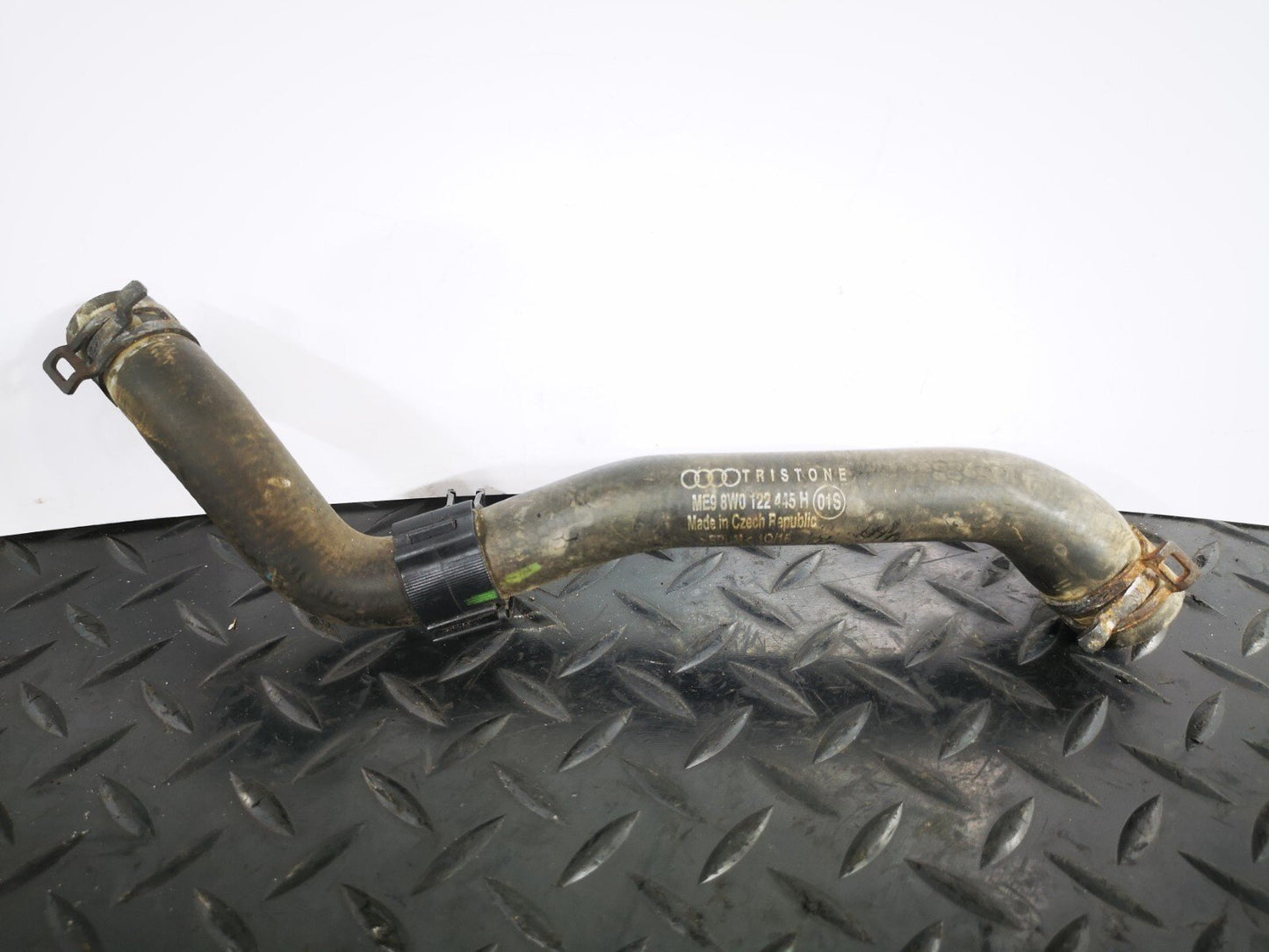 16-19 AUDI A4 B9 S-LINE GENUINE V6 3.0TDI CSW COOLANT HOSE PIPE 8W0122445H