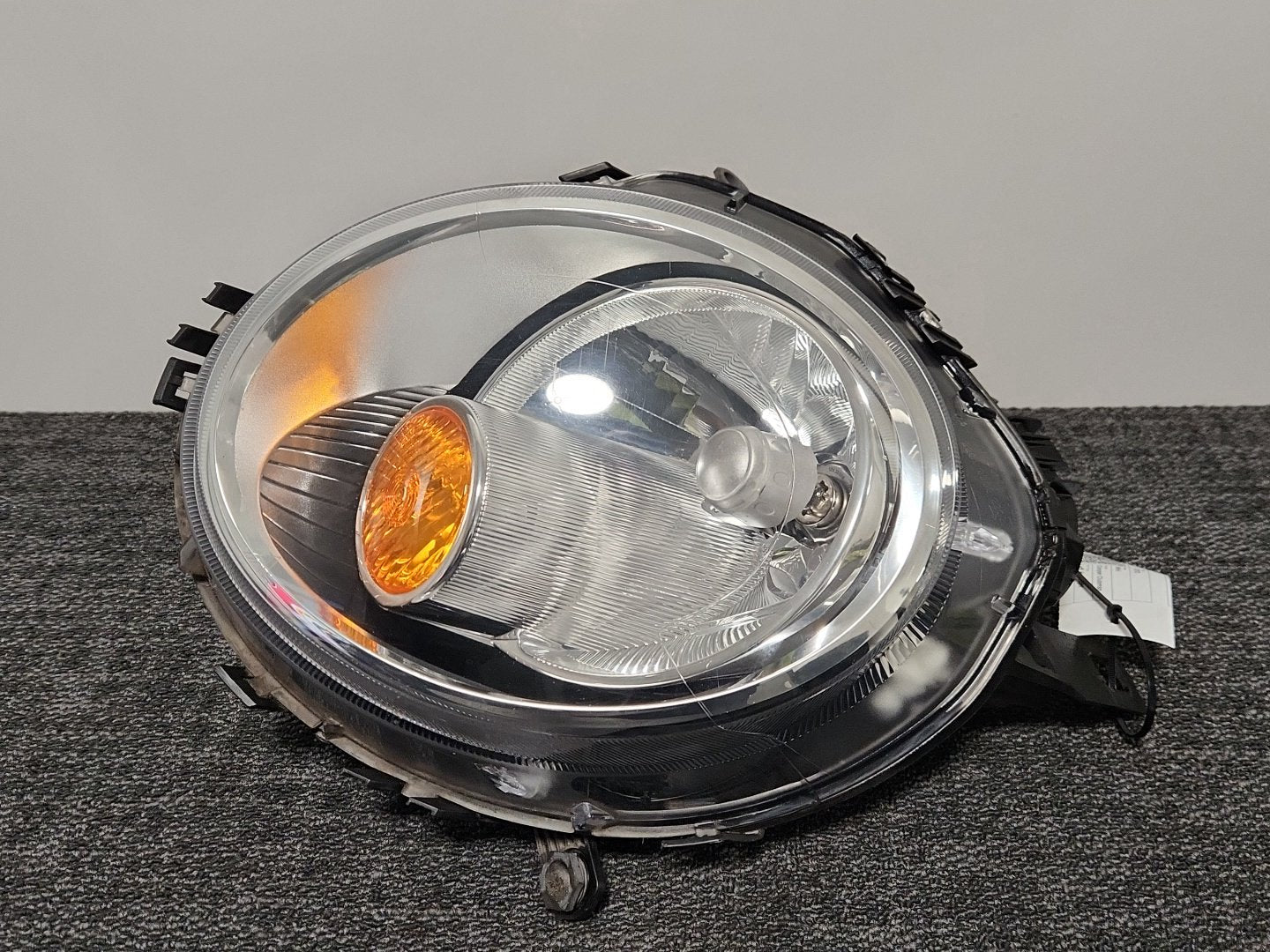 2012 Mini Cooper Clubman R55 - Left Headlight