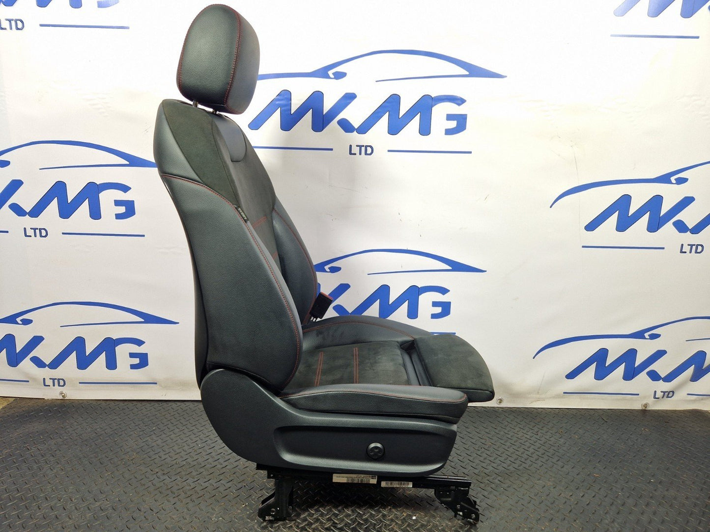 19-ON MERCEDES BENZ B CLASS W247 FRONT RIGHT O/S DRIVER HEATED HALF LEATHER SEAT