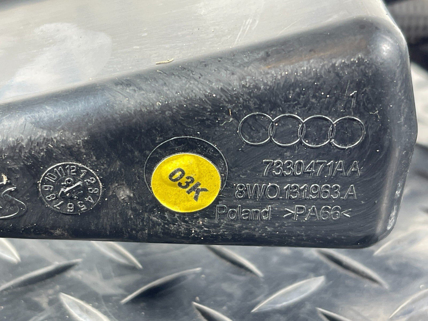 16-19 AUDI A4 B9 2.0TDI  GENUINE ADBLUE TANK FILLING HOSES 8W0131963A