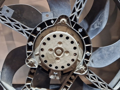 Vauxhall Corsa MK4 (E) (4500) Hatchback Genuine Radiator Cooling Fan CD176005