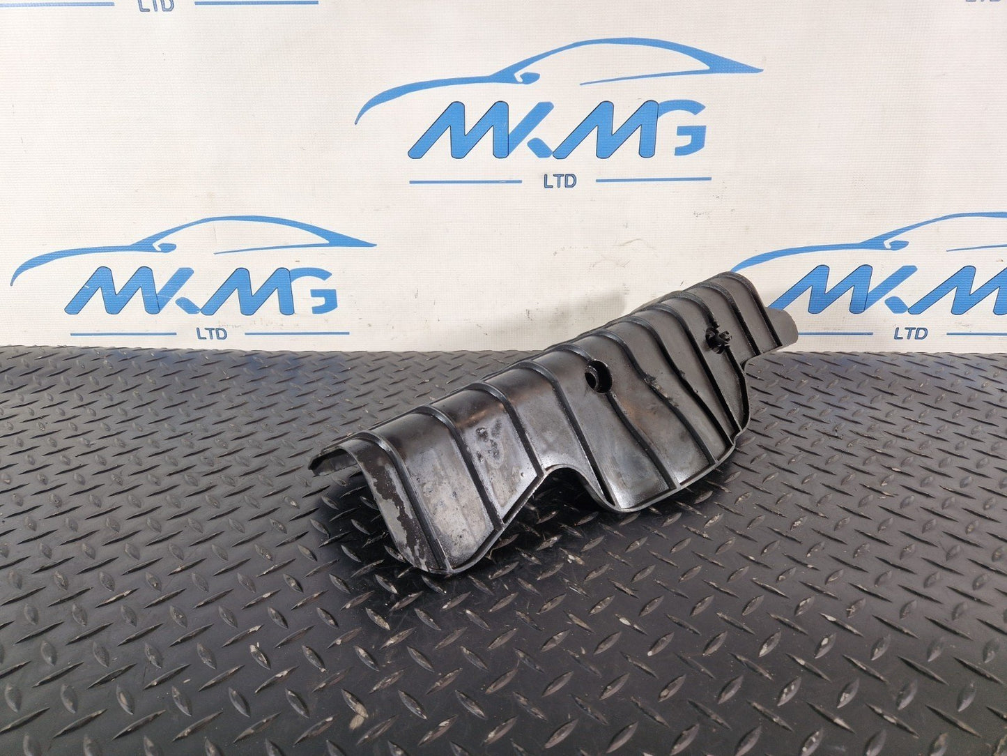 16-20 AUDI Q7 4M GENUINE REAR RIGHT O/S AXLE SUSPENSION RIGHT GUARD 4M0505416