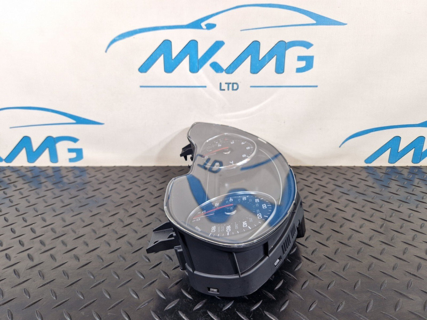 10-17 AUDI A8 4H INSTRUMENT CLUSTER SPEEDOMETER 4H0920910C