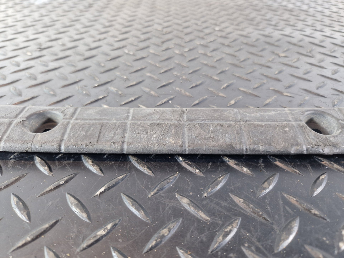 Audi A6 Allroad C7 Genuine Under Run Protective Bar 4G0807110A