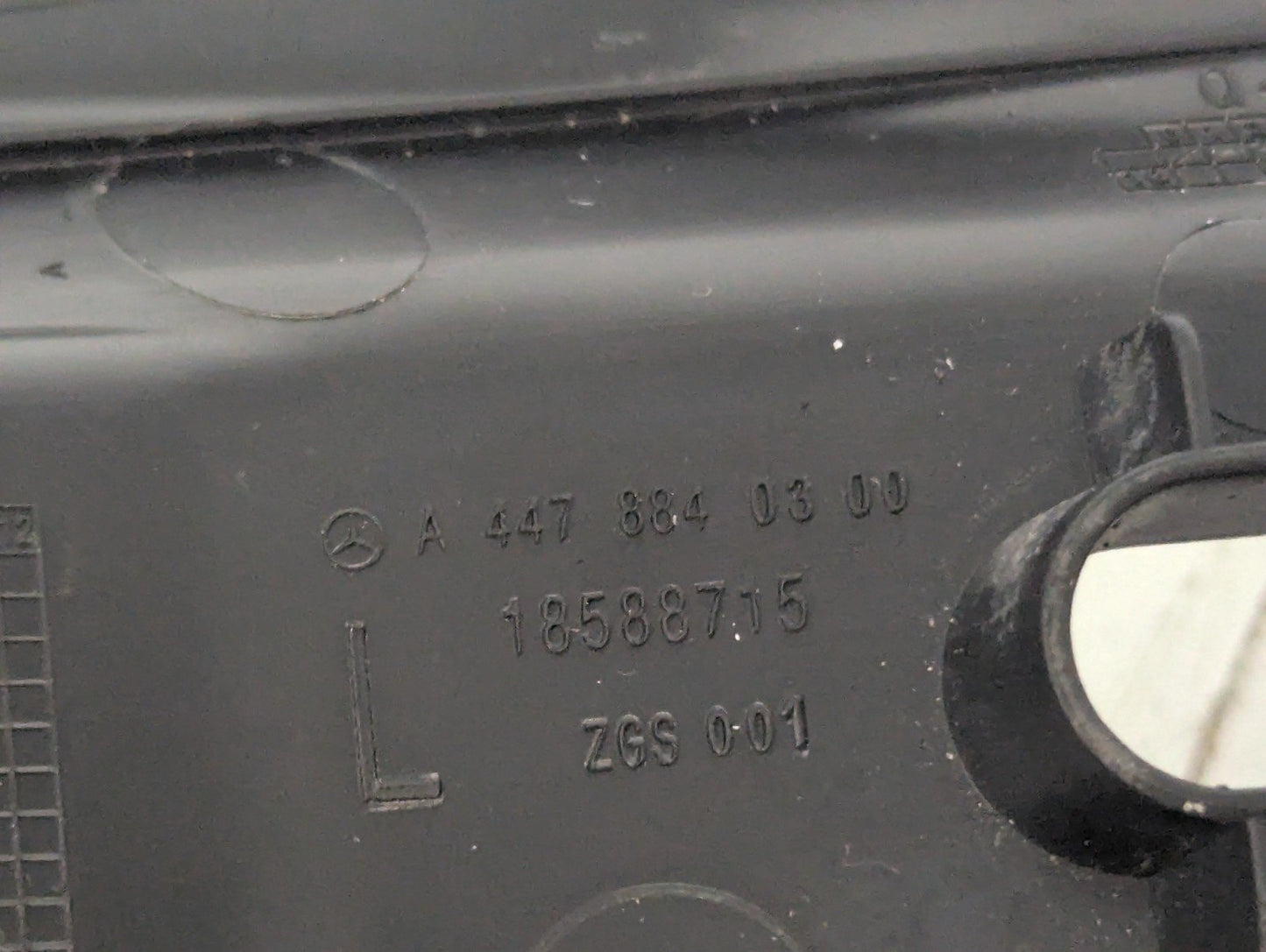14-23 MERCEDES VITO W447 OEM ENGINE COVER MOULDING PANEL LEFT SIDE   A4478840300
