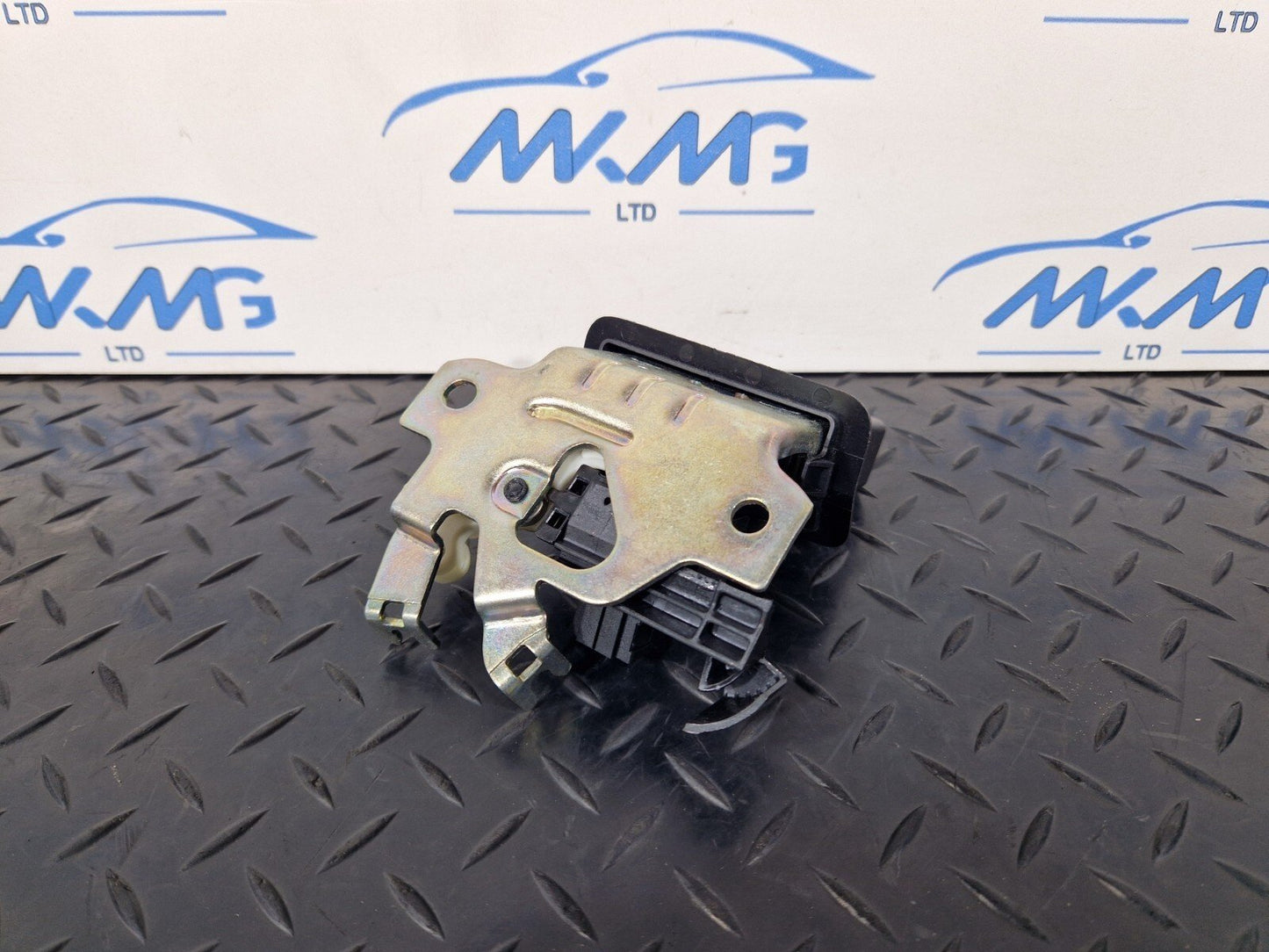 12-18 AUDI A6 C7 GENUINE TAILGATE LOCK MECHANISM OEM 3G0827503A