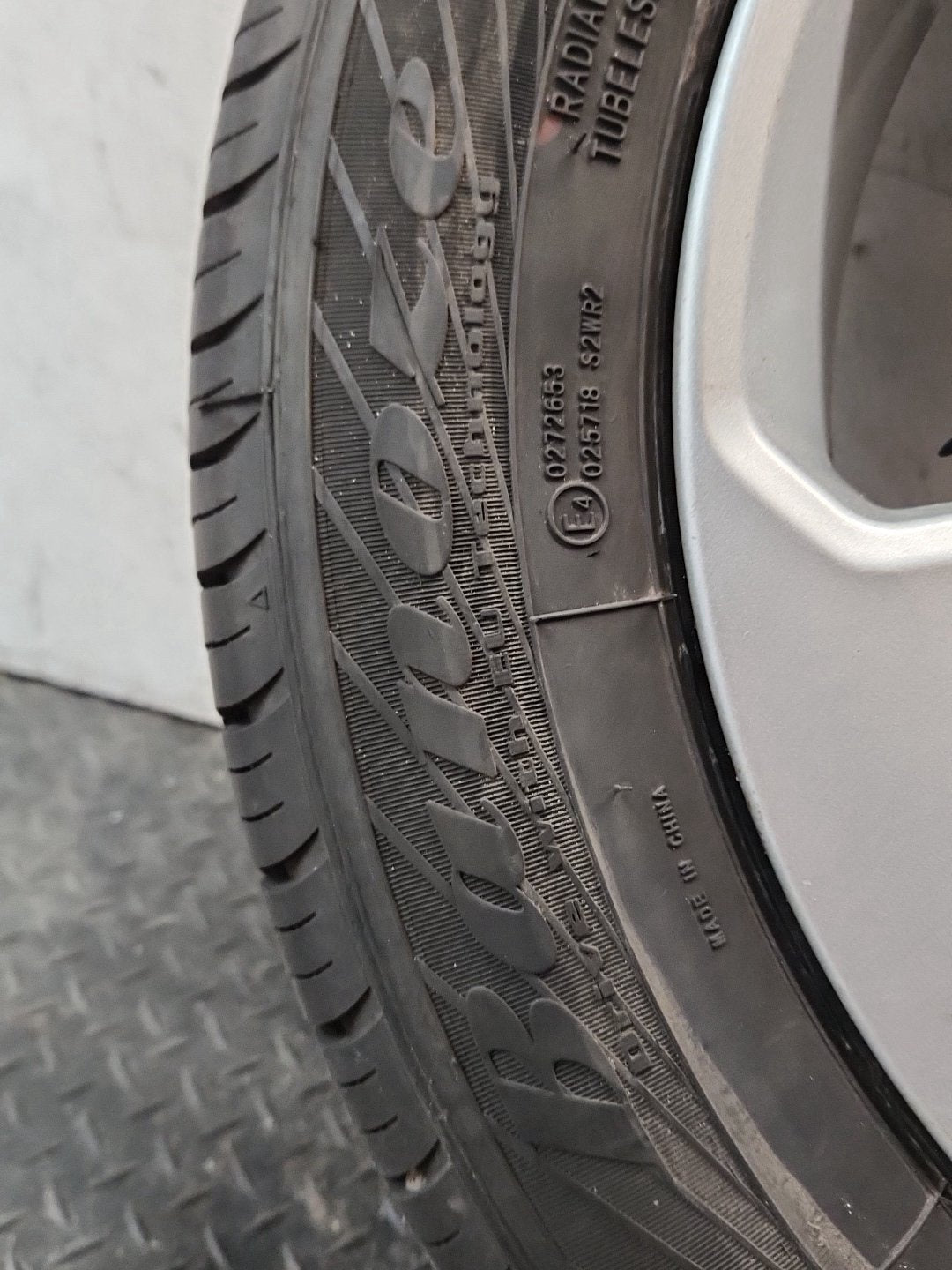 Vauxhall Mokka MK1 (G1U0) 17" Alloy Wheel with Tyre 215/60/17 ~6mm