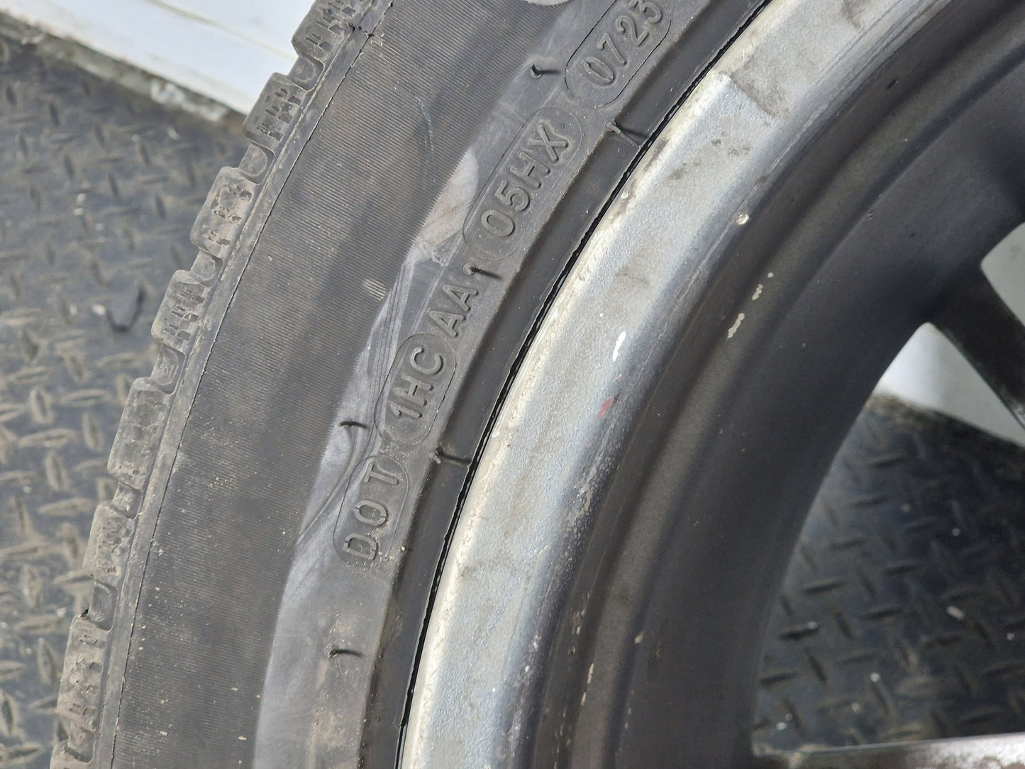 Audi Q5 20" Alloy Wheel with Tyre 6mm 255/45/20 8R0601025R