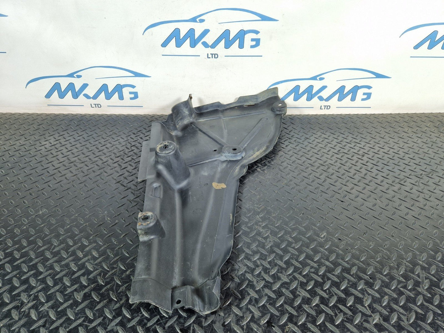 16-19 MERCEDES BENZ GLE W166 OEM REAR RIGHT UNDERTRAY SPLASH GUARD A1666809607