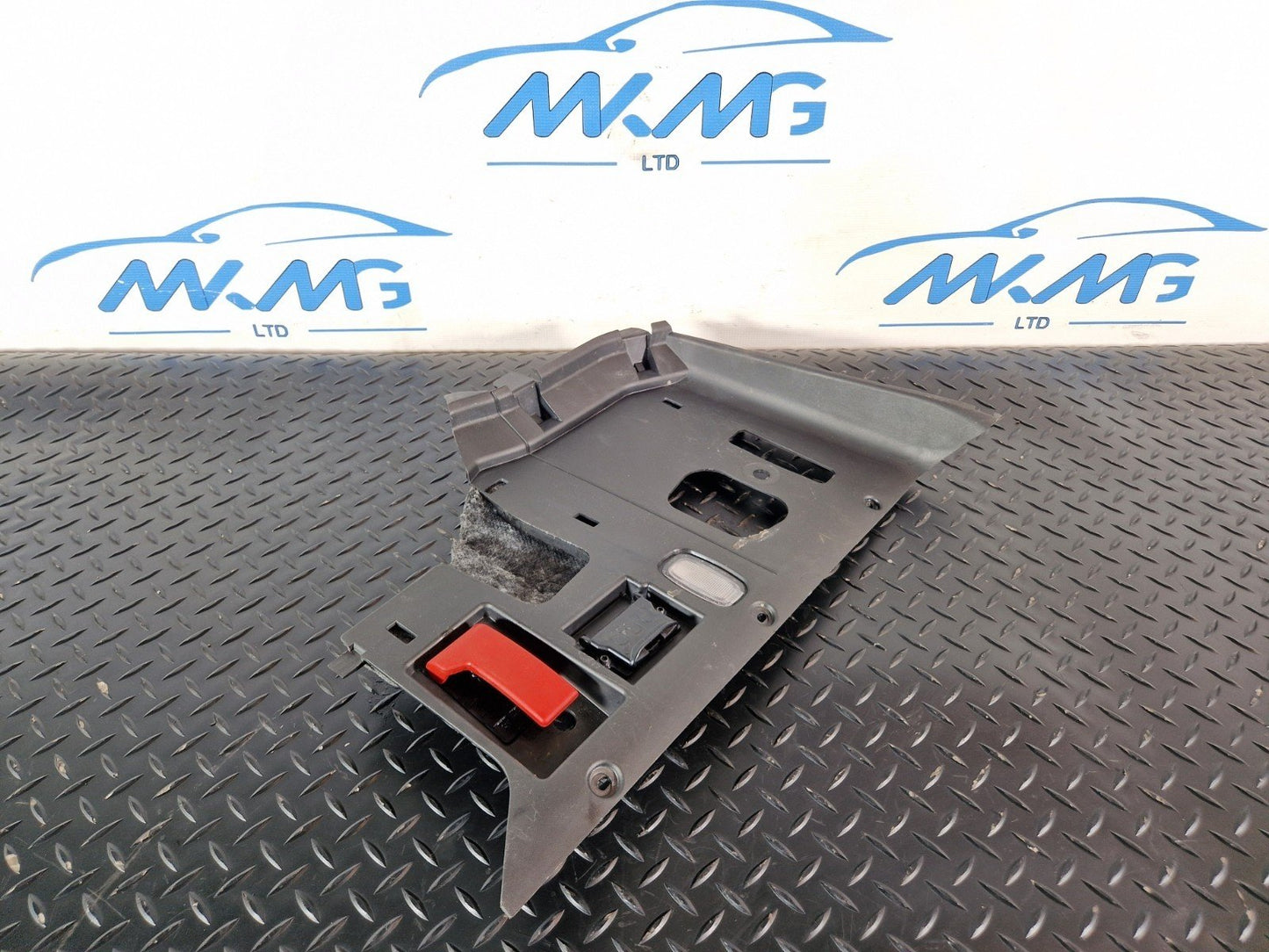 16-19 MERCEDES BENZ GLE W166 UNDER DASH PANEL TRIM COVER RIGHT SIDE A1666803607