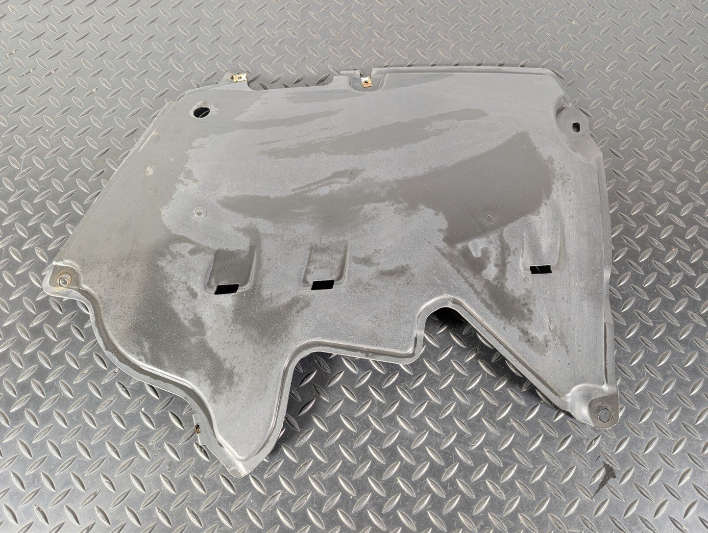 16-19 AUDI A4 B9 OEM REAR LEFT SIDE N/S BODY UNDER TRAY SHIELD COVER 8W0825217A