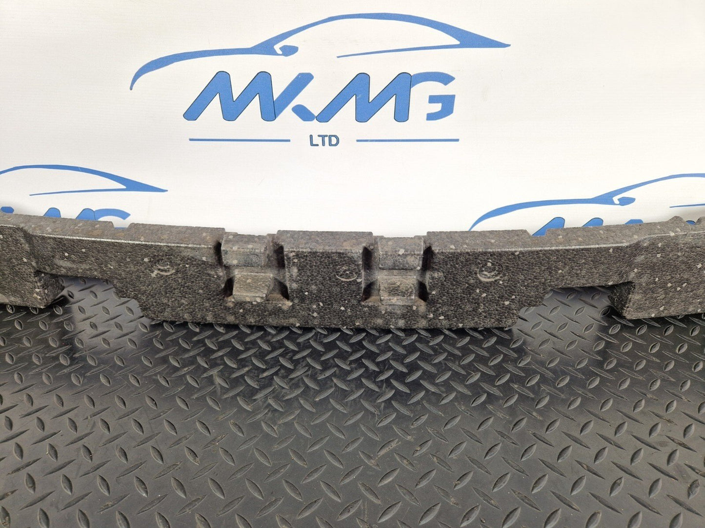 10-18 AUDI A7 4G S-LINE OEM FRONT BUMPER FOAM FILLER PIECE 4G8807550B