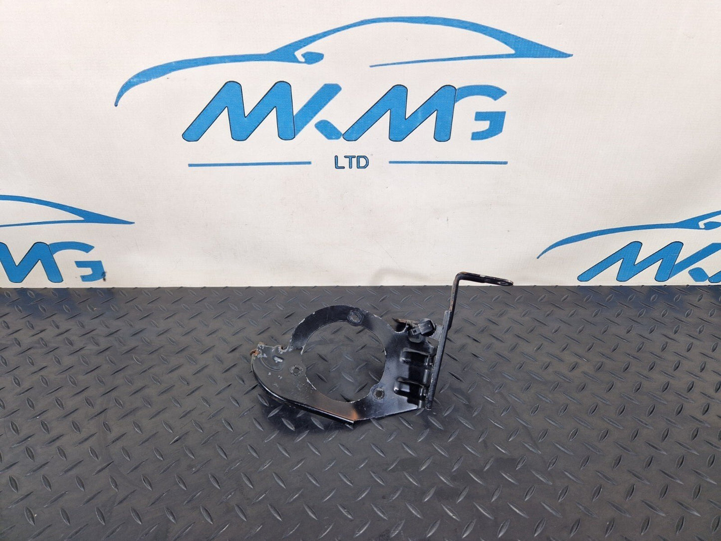 12-17 AUDI S5 CONVERTIBLE AIR PUMP RETAINER BRACKET MOUNT 8T0906617C