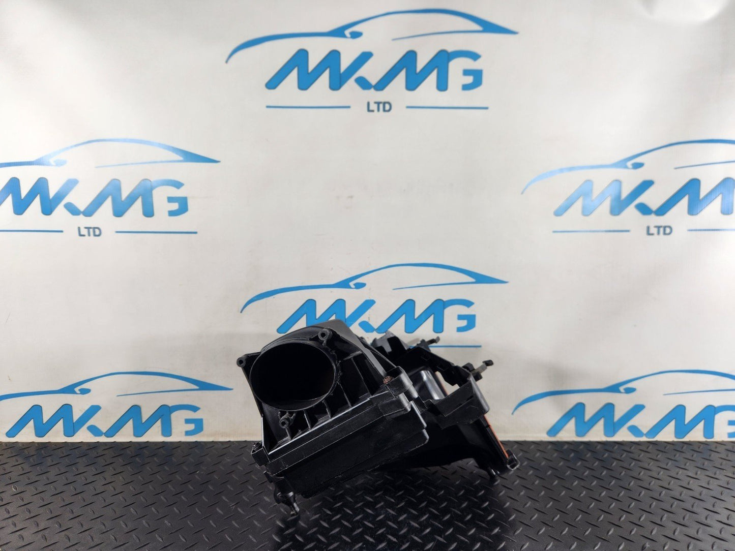 Mercedes B Class W246 Air Filter Box Housing A2700940004