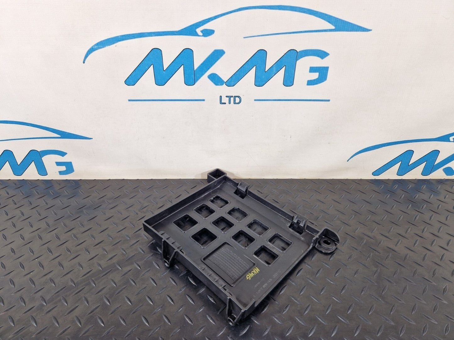 AUDI A8 4H ENGINE CONTROL UNIT BRACKET MOUNT HOLDER 4H0906330E