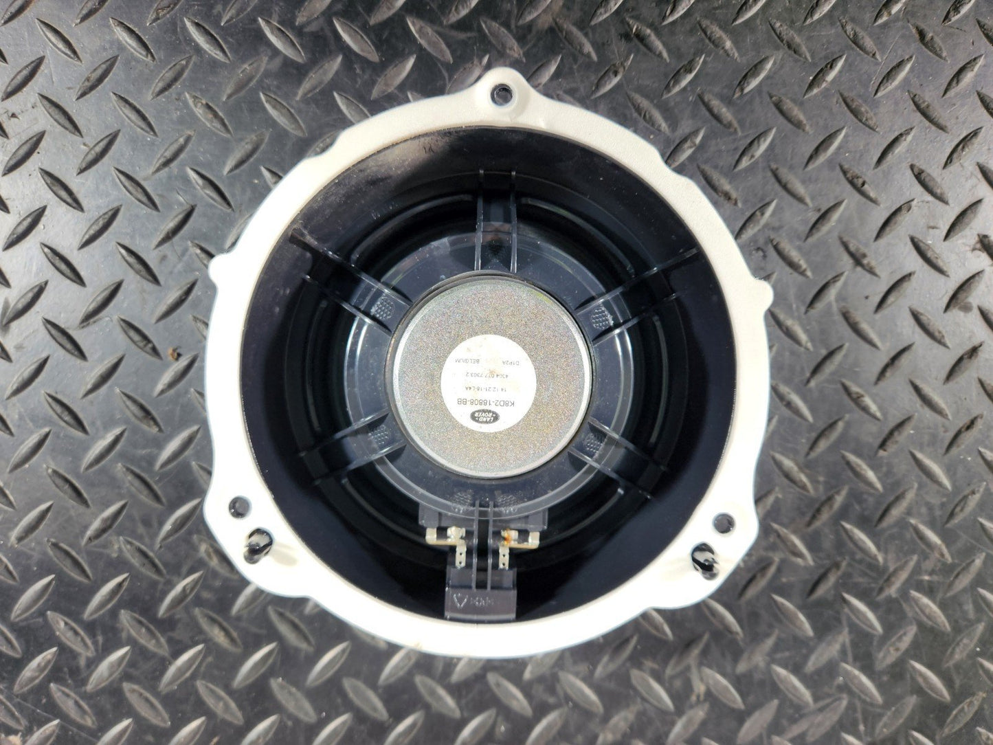 19-ON RANGE ROVER EVOQUE L551 GENUINE REAR LEFT RIGHT DOOR SPEAKER K8D218808BB