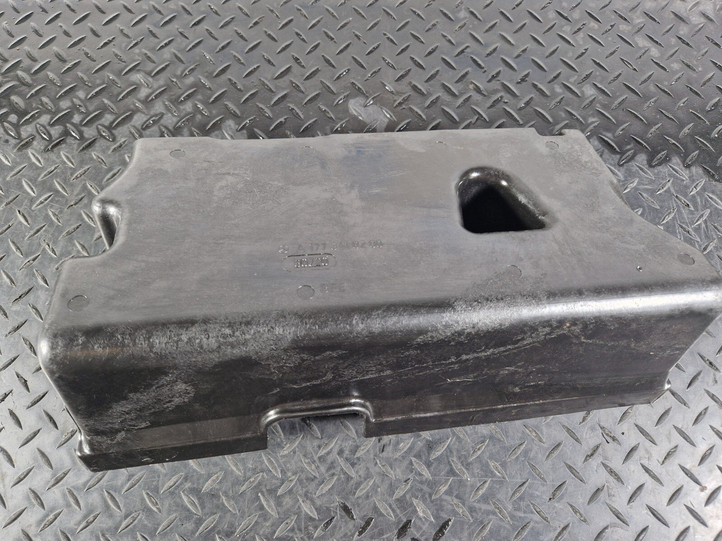 19-ON MERCEDES BENZ CLA C118 HIGH VOLTAGE CONNECTION COVER A1773410200