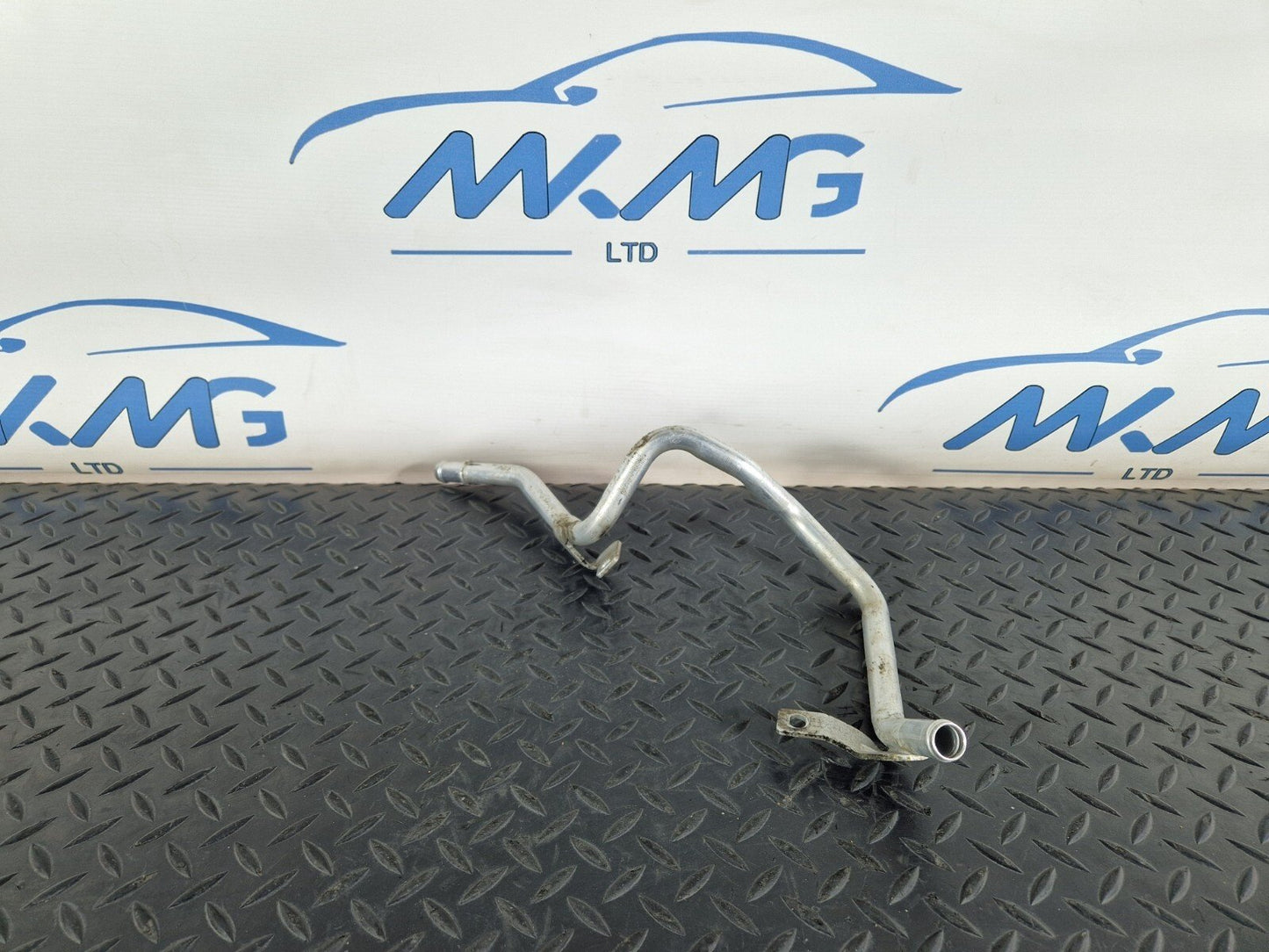 16-19 AUDI A4 AVANT B9 S-LINE GENUINE COOLANT HOSE PIPE 8W0121444D