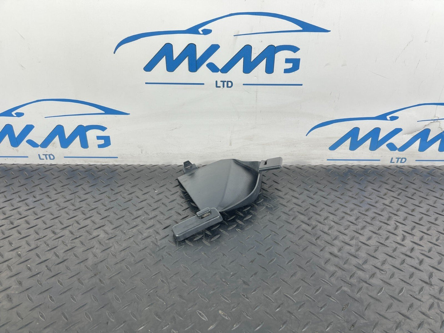 2019-ON LAND ROVER DISCOVERY L550 FRONT RIGHT BLANK PLATE LK728A050A