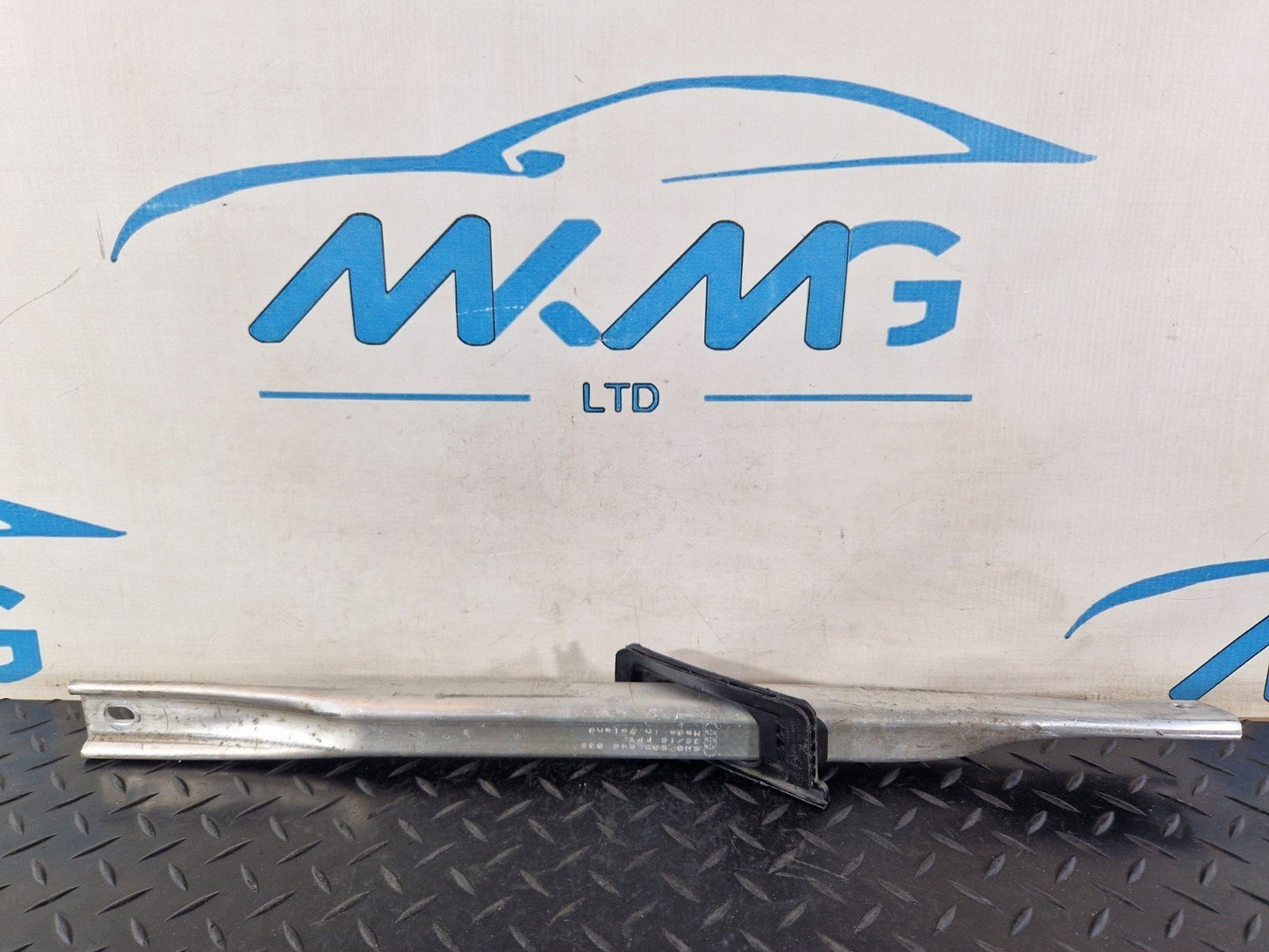 AUDI A4 B9 A5 F5 GENUINE LEFT N/S BUMPER BAR BRACKET 8W0819143B