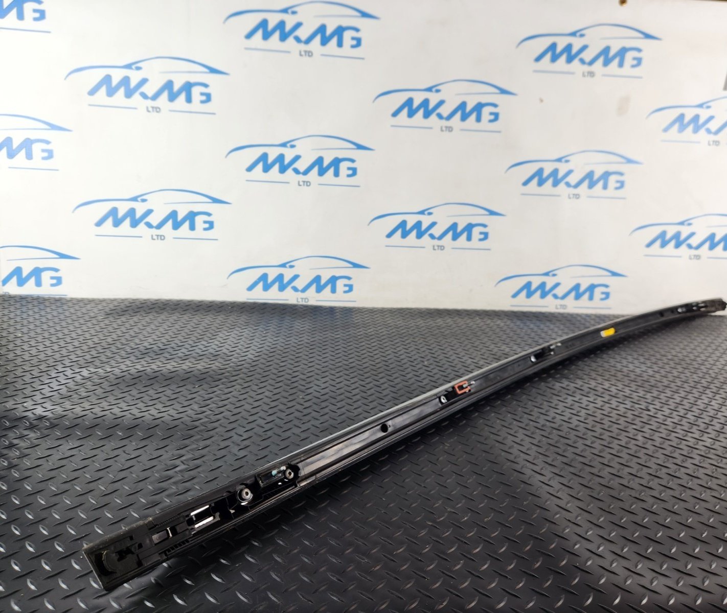 16-22 MERCEDES BENZ X253 GENUINE LEFT N/S ROOF RAIL RACK A2538900393