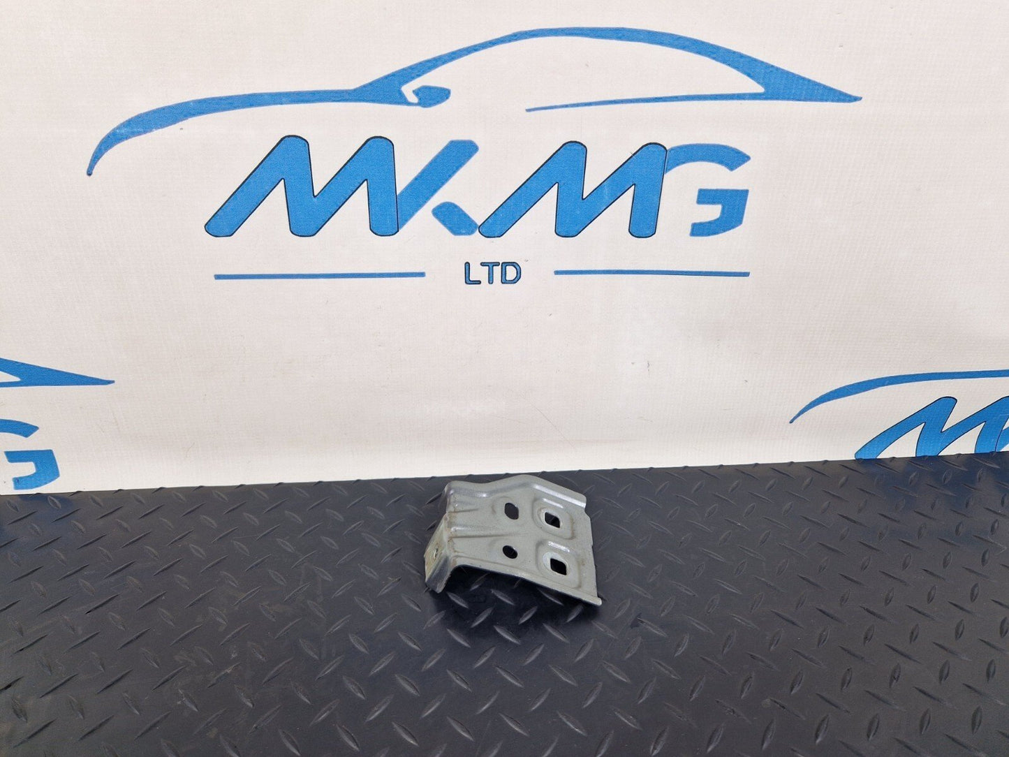 19-ON MERCEDES BENZ B CLASS W247 FRONT LEFT FENDER REAR BRACKET A2478801100